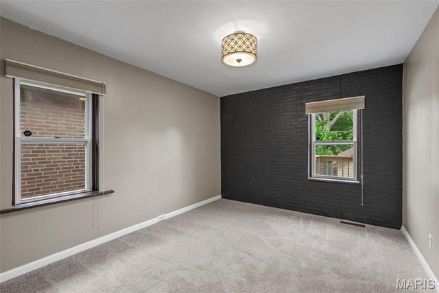3831 Burgen, St Louis, MO 63116