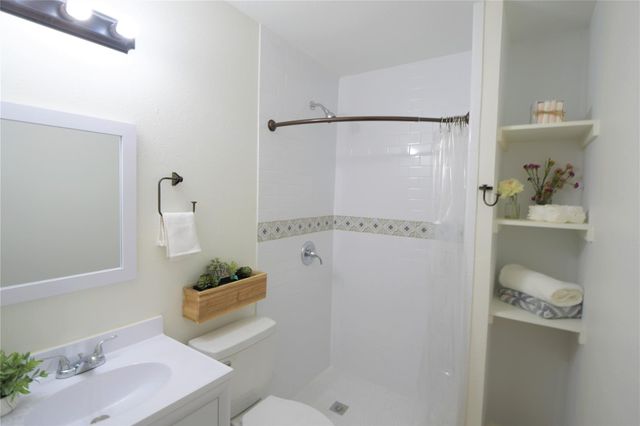 5422 Pine Avenue, Pasadena, TX 77503