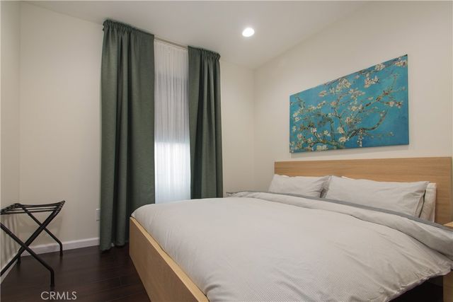 239 W Hillcrest Boulevard, Inglewood, CA 90301