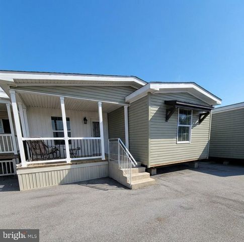 30 DEBRA CIR, Ephrata, PA 17522