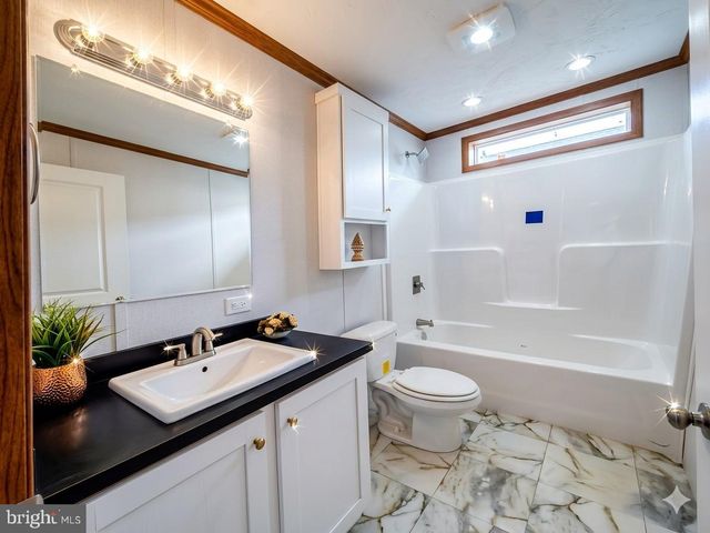 30 DEBRA CIR, Ephrata, PA 17522