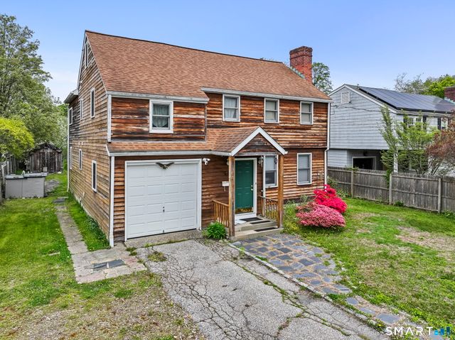 79 Fairfield Place, Fairfield, CT 06824