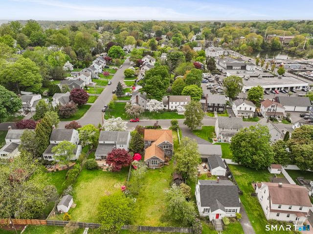 79 Fairfield Place, Fairfield, CT 06824