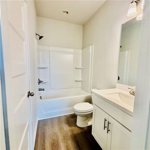 168 Brandle Rose Way, Hoschton, GA 30548