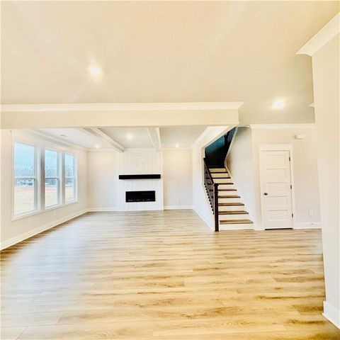 168 Brandle Rose Way, Hoschton, GA 30548