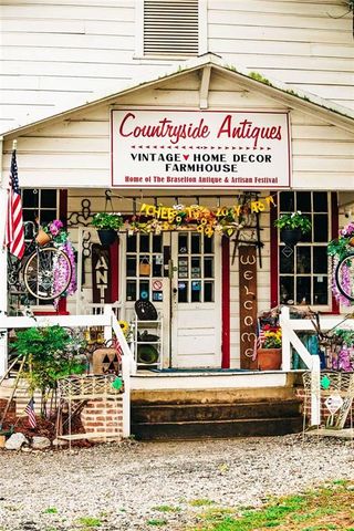 168 Brandle Rose Way, Hoschton, GA 30548