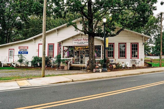 168 Brandle Rose Way, Hoschton, GA 30548