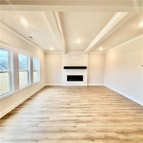 168 Brandle Rose Way, Hoschton, GA 30548