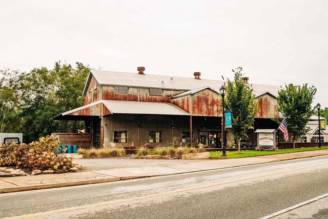 168 Brandle Rose Way, Hoschton, GA 30548