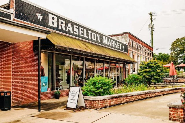 168 Brandle Rose Way, Hoschton, GA 30548