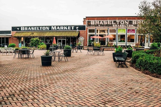 168 Brandle Rose Way, Hoschton, GA 30548