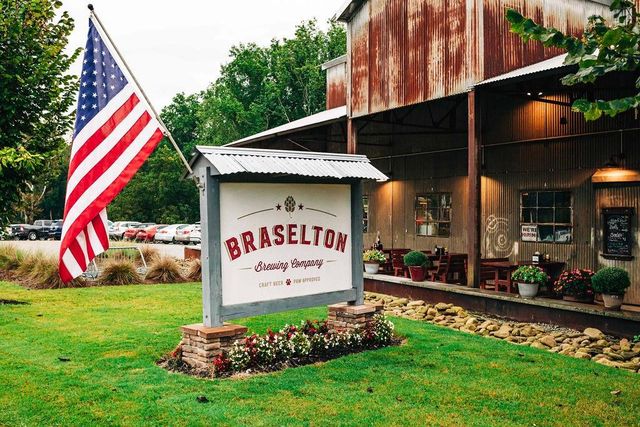 168 Brandle Rose Way, Hoschton, GA 30548