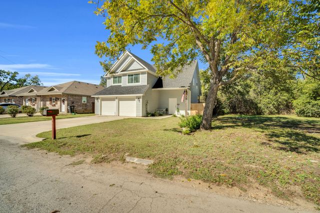 731 E Brown Street, Cleburne, TX 76031