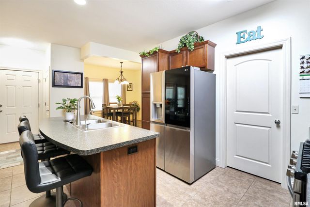 11217 N Oakwood Dr Unit 32, Peoria, IL 61615
