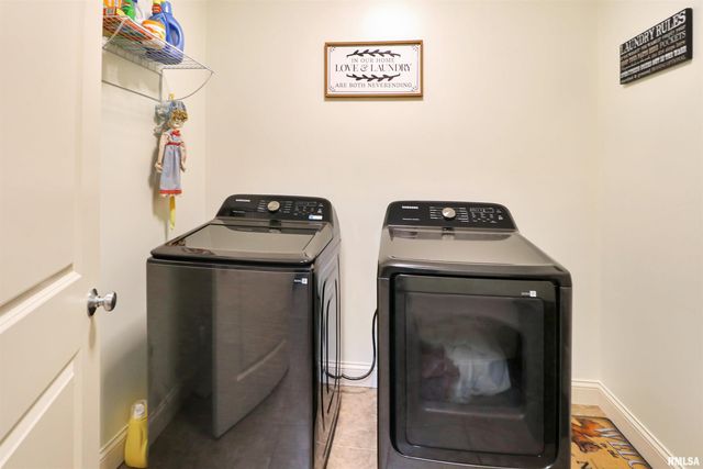 11217 N Oakwood Dr Unit 32, Peoria, IL 61615