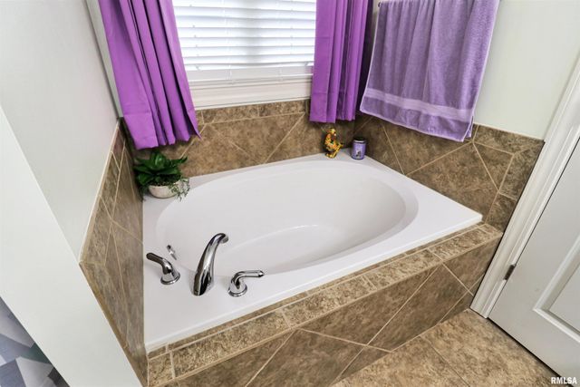 11217 N Oakwood Dr Unit 32, Peoria, IL 61615
