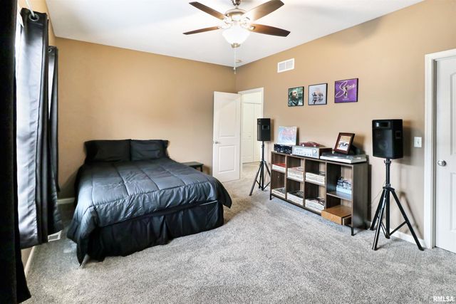 11217 N Oakwood Dr Unit 32, Peoria, IL 61615