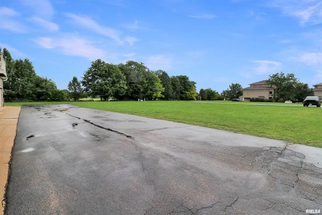 11217 N Oakwood Dr Unit 32, Peoria, IL 61615