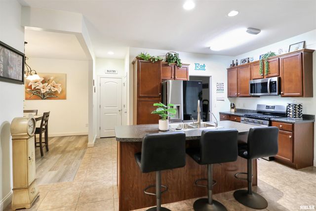 11217 N Oakwood Dr Unit 32, Peoria, IL 61615