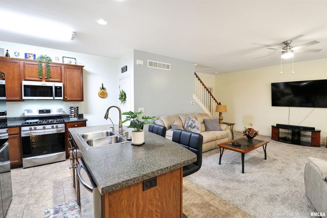 11217 N Oakwood Dr Unit 32, Peoria, IL 61615