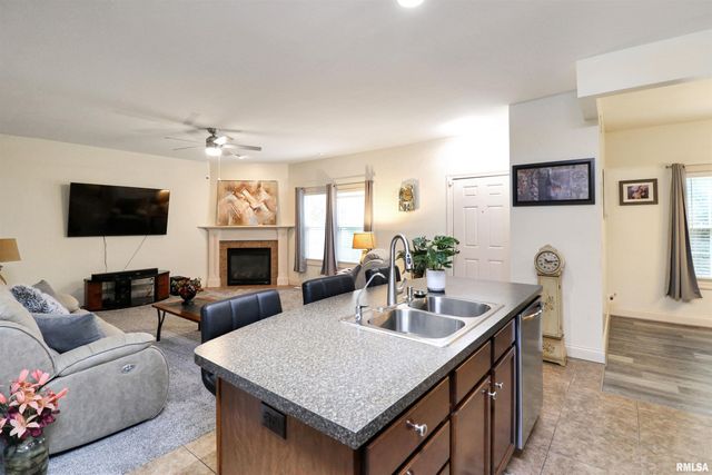 11217 N Oakwood Dr Unit 32, Peoria, IL 61615