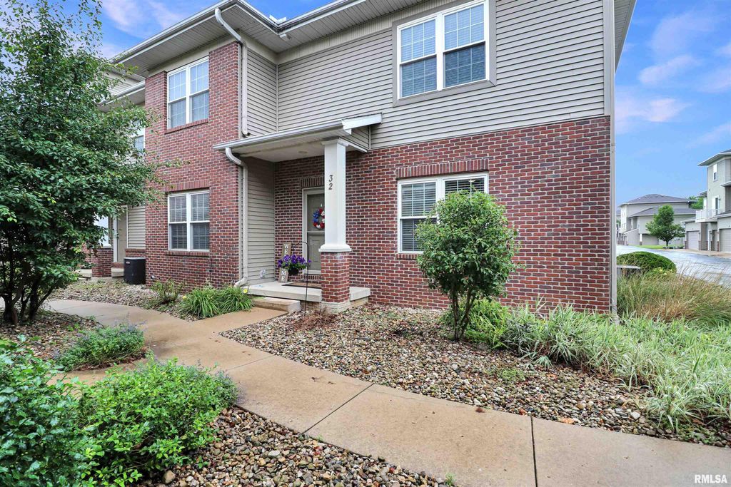 11217 N Oakwood Dr Unit 32, Peoria, IL 61615