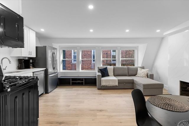 6 Goodwin Pl 4, Boston, MA 02114