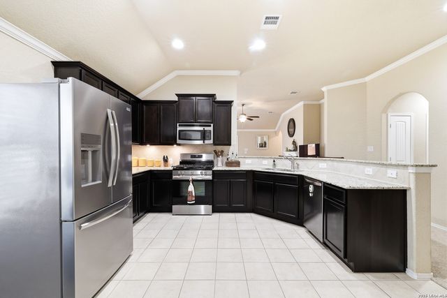 14411 High Plains Dr, San Antonio, TX 78254