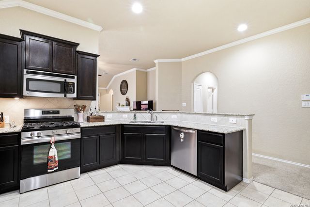 14411 High Plains Dr, San Antonio, TX 78254