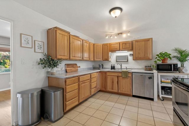 725 Monroe Street NE, Albuquerque, NM 87110