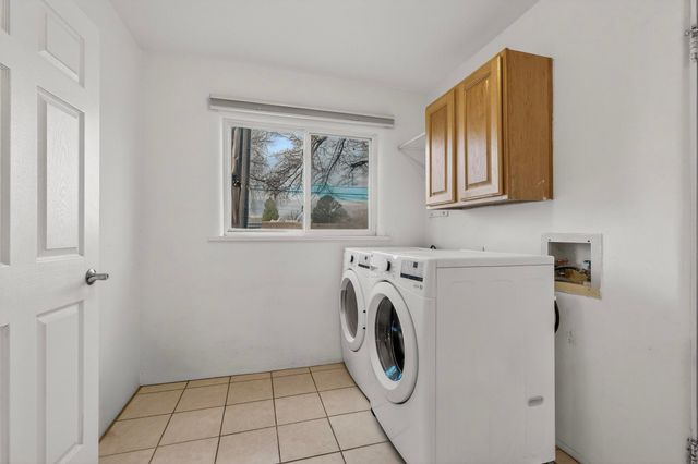 725 Monroe Street NE, Albuquerque, NM 87110