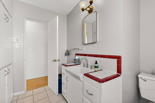 725 Monroe Street NE, Albuquerque, NM 87110