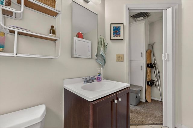 725 Monroe Street NE, Albuquerque, NM 87110