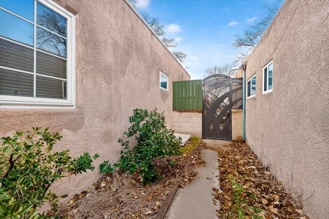 725 Monroe Street NE, Albuquerque, NM 87110
