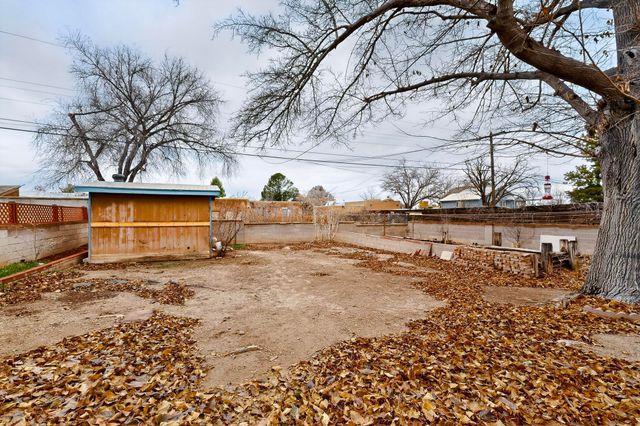 725 Monroe Street NE, Albuquerque, NM 87110