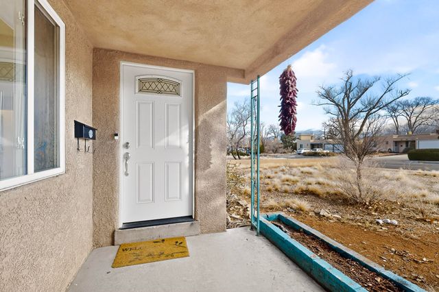 725 Monroe Street NE, Albuquerque, NM 87110