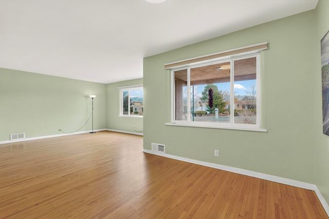 725 Monroe Street NE, Albuquerque, NM 87110