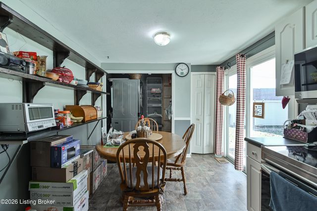 7806 Floydsburg Rd, Crestwood, KY 40014