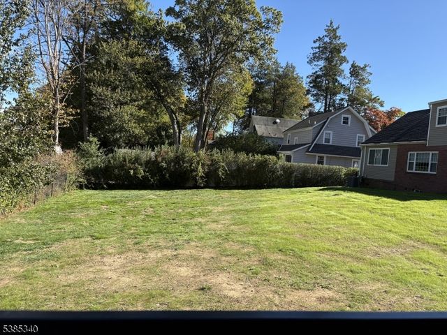 17 Fairway Ave, West Orange Twp., NJ 07052