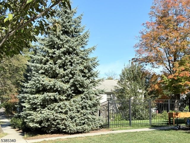 17 Fairway Ave, West Orange Twp., NJ 07052