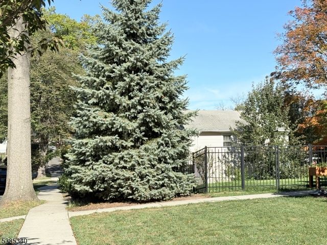 17 Fairway Ave, West Orange Twp., NJ 07052