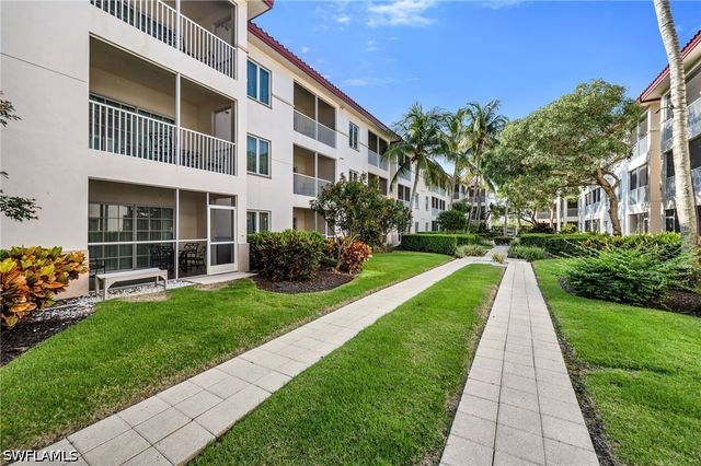 221 9th ST S 123, Naples, FL 34102