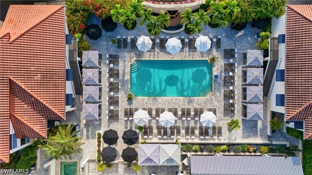 221 9th ST S 123, Naples, FL 34102
