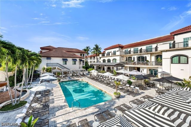 221 9th ST S 123, Naples, FL 34102