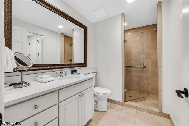 221 9th ST S 123, Naples, FL 34102