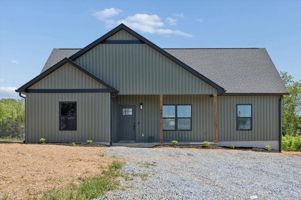 1442 Hickory Cove LN, Moneta, VA 24121