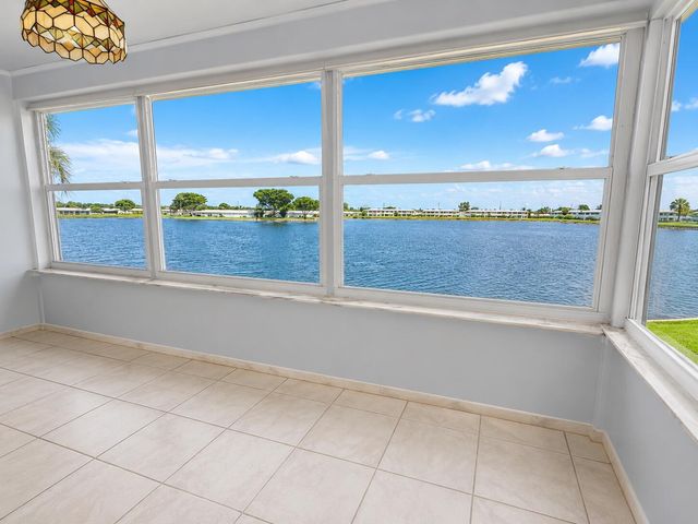 1114 Lake Terrace 203, Boynton Beach, FL 33426