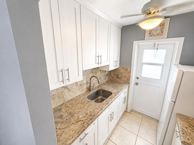 1114 Lake Terrace 203, Boynton Beach, FL 33426
