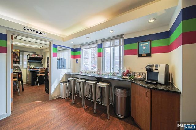 2185 Lemoine 1HH, Fort Lee, NJ 07024