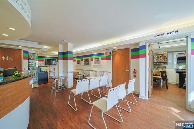 2185 Lemoine 1HH, Fort Lee, NJ 07024